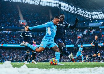 El City se impone bajo la nieve y acecha el liderato del Chelsea