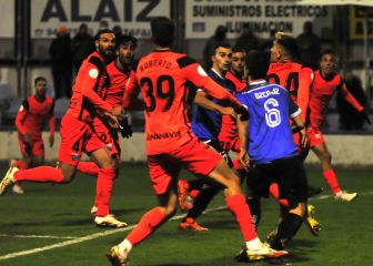 Jairo pone en órbita al Málaga ante un valeroso Peña Sport