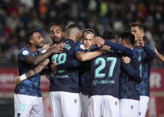 Negredo se gusta en la goleada del Cádiz al Villa de Fortuna