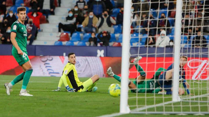 El Levante tampoco consigue ganar con Alessio Lisci