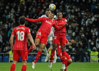 Koundé-Diego Carlos, el eje
de la resistencia en Nervión