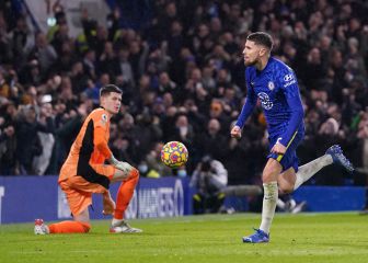 Jorginho y el VAR mantienen viva la cacería del City en el 93'