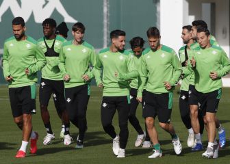 El regreso de Fekir, principal novedad en la lista del Betis