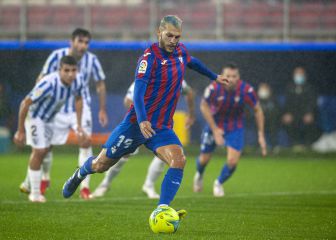 El Málaga corta la racha triunfal del Eibar en casa