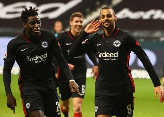 El Eintracht neutraliza a Schick