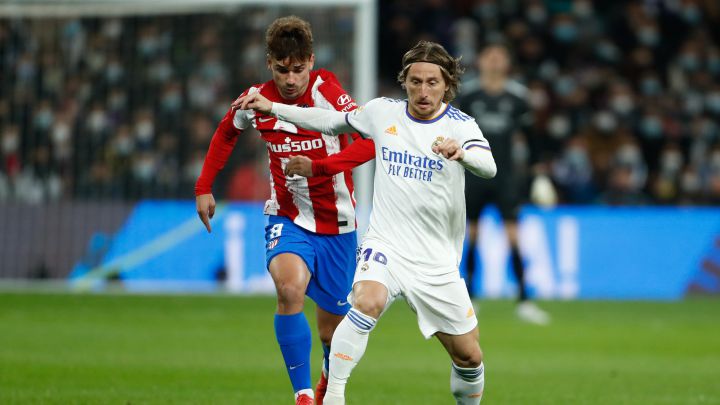 Griezmann, sustituido en el derbi por molestias musculares