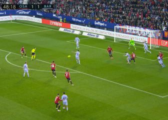 La acción polémica por la que clama Osasuna que significó el 1-2 del Barcelona