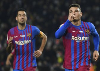 Los niños alzan al Barça de Xavi