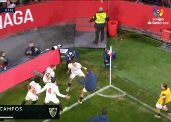 Ocampos fulmina al Atlético y hace creer al Sevilla en la Liga
