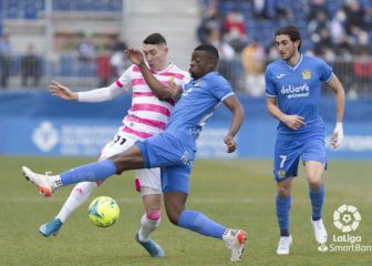 Pellicer debuta con empate y el Oviedo se descuelga