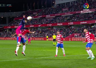 Polémica jugada de gol entre João Félix y Luis Suárez