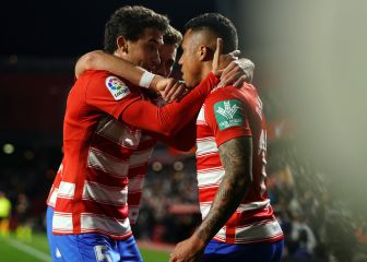 Un Granada feliz hunde al Atlético