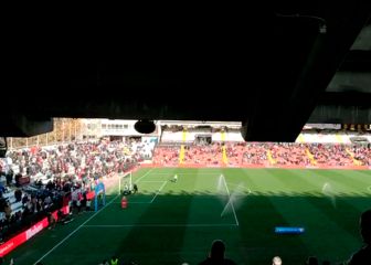 El mítico detallazo del speaker Rafa con la afición visitante de Vallecas