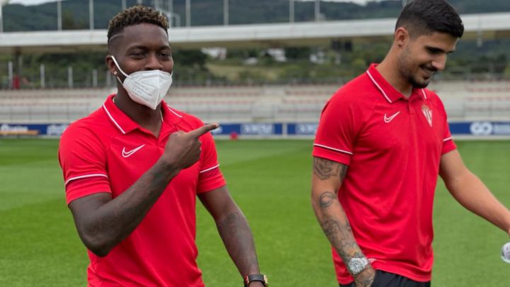 SPORTING El 'Puma' Rodríguez y el técnico Toni Clavero, también con COVID -  AS.com