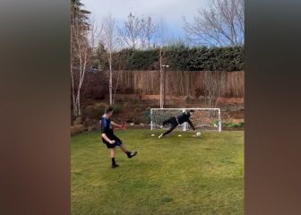 Courtois no descansa ni en casa: sesión de paradas en su jardín