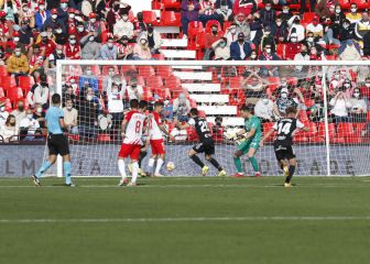 El Cartagena reina entre la tragicomedia