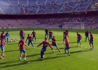 El Barça se da un baño de multitudes ante 13.513 aficionados