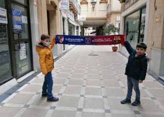 El himno del Linares retumba en la llegada del Barça