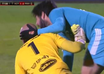 Isco no se lo creía: Jose Juan le empotra y acaba siendo gol