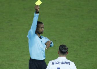 No es el primer lío de Sikazwe: una roja a Ramos, corrupción...