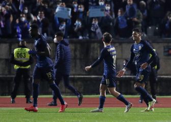 El Oporto golea y sigue líder