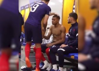 Ramos repite un gesto viral de Giroud con Mbappé