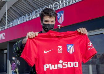 El homenaje al escudo clásico agita la nostalgia entre la afición