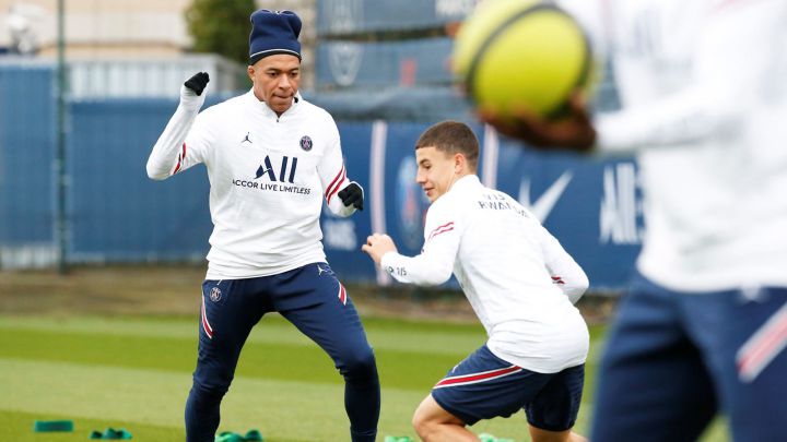 Mbappé entrena con el PSG a un día de enfrentarse al Reims