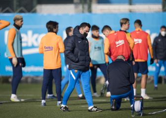 A Xavi se le acumulan los problemas