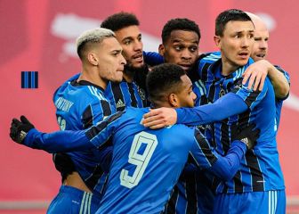 El Ajax arrebata el liderato al PSV con polémica