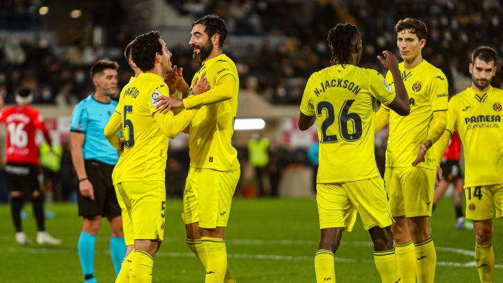 Los jugadores del Villarreal celebran un gol.