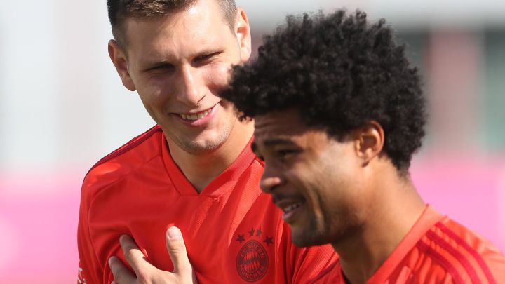 Niklas Süle y Serge Gnabry, jugadores del Bayern de Múnich, durante una sesión de entrenamiento.