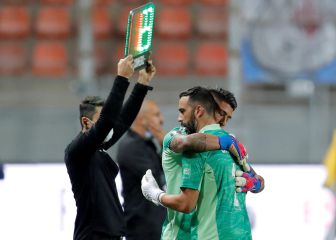 Bravo vuelve a lesionarse pero su renovación no debe peligrar