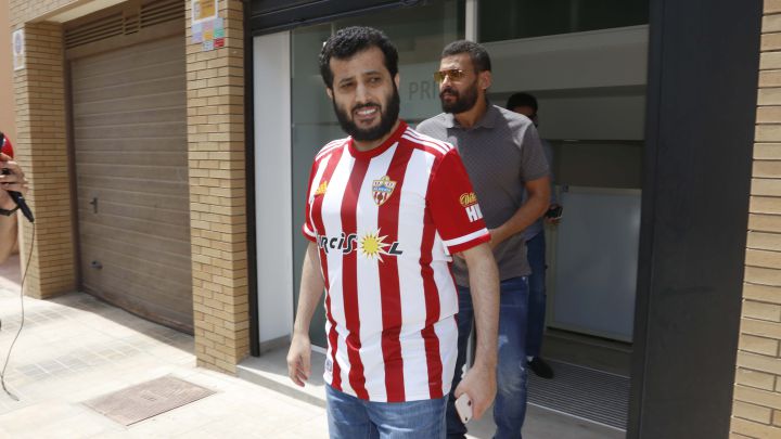 El jeque del Almera lanza un dardo a sus jugadores