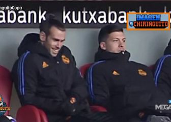 Bale se rie cuando Hazard vuelve al banquillo después de calentar