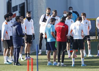 Bordalás le sigue dando vueltas al centro del campo