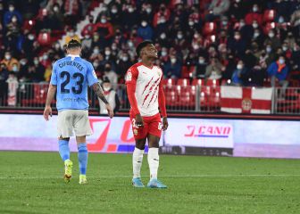 El Almería cierra su crisis