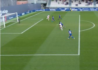 Ya lleva 13 goles esta temporada y el último es digno de premio: el taconazo imposible en el aire