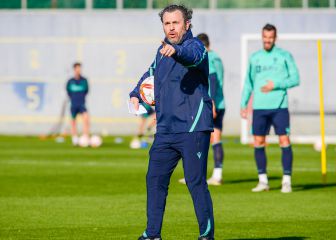 Sergio tiene que decidir: cuatro delanteros para dos puestos