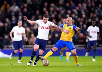 El Tottenham cae en un final de infarto en el Hotspur Stadium