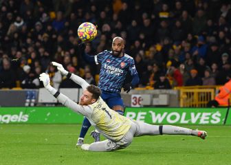 El Arsenal se impuso al Wolves pese a acabar con uno menos