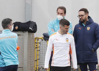 El Valencia coge aire con Gayà