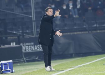 Carrión señala al árbitro: 