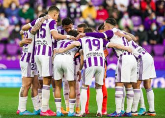 Los aficionados, pendientes del horario en Oviedo