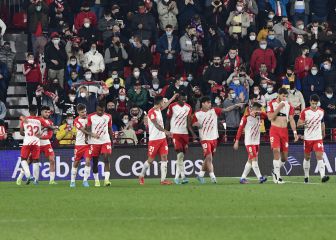 Lazo regresa y deja sólo a Nieto en la sala médica