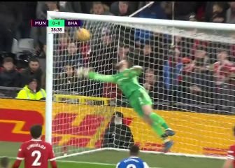 La descomunal parada de De Gea cuando Old Trafford era todo ira: disfruten su vuelo