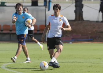 El Valencia 'libera' a Jesús Vázquez y Mosquera con España