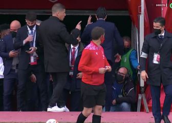 Robert Moreno le niega el saludo a Emery… ¡y acaba en trifulca!