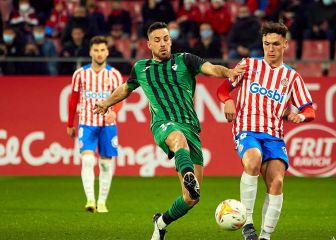 Stoichkov apuntala el liderato