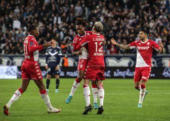 El Mónaco, con diez, resiste en Burdeos